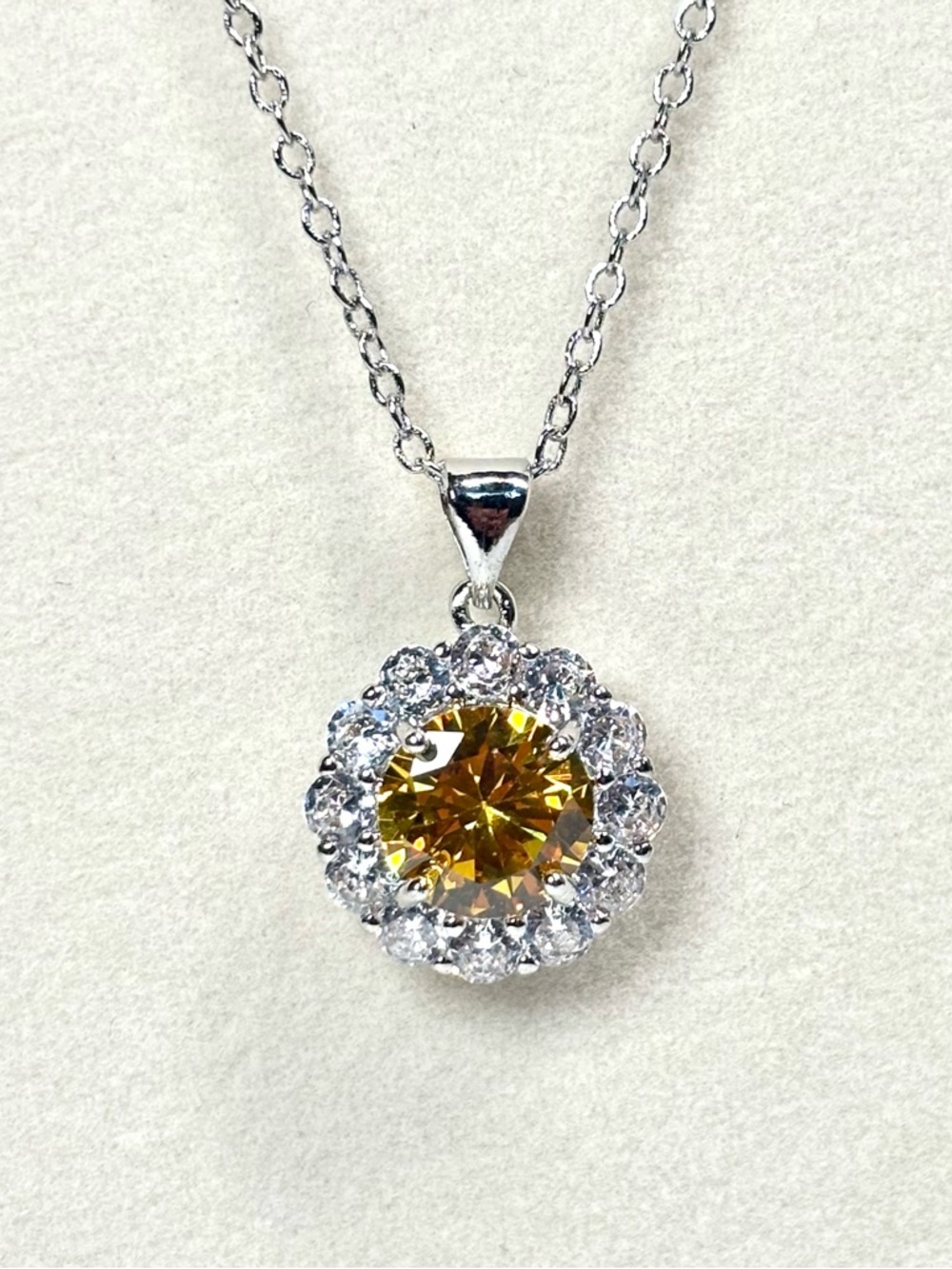 18k white gold-plated flower pendant necklace